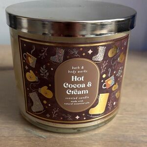 Bath & Body Works Hot Cocoa & Cream Candle 3-Wick | Cozy Chocolate Vanilla